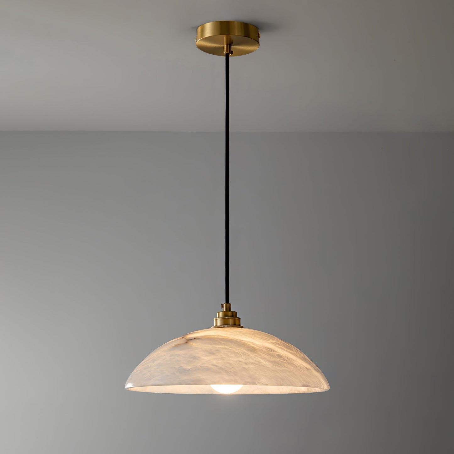 Mark – Pendelleuchte en Alabaster & Laiton