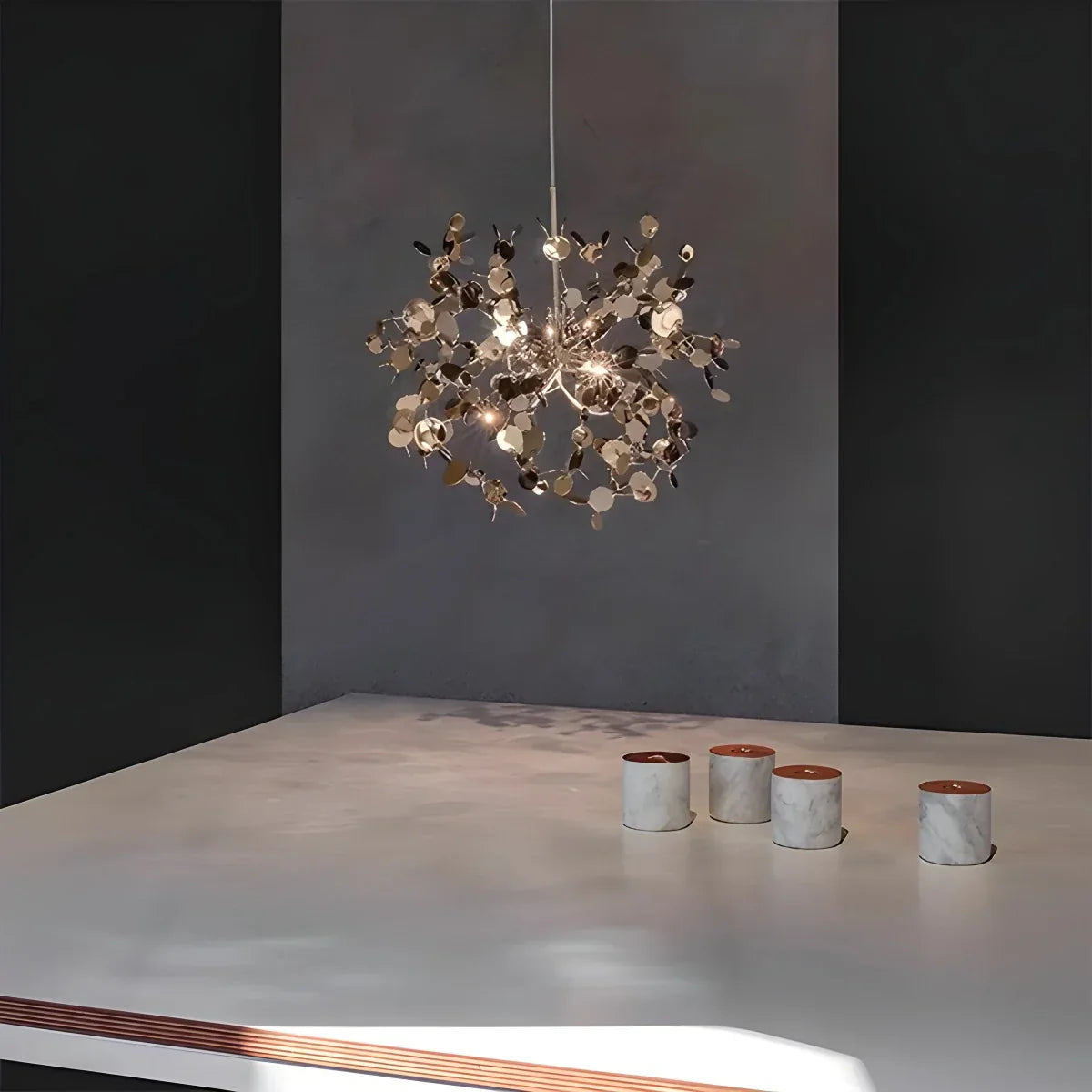 Ayato – Suspension en acier design feuille