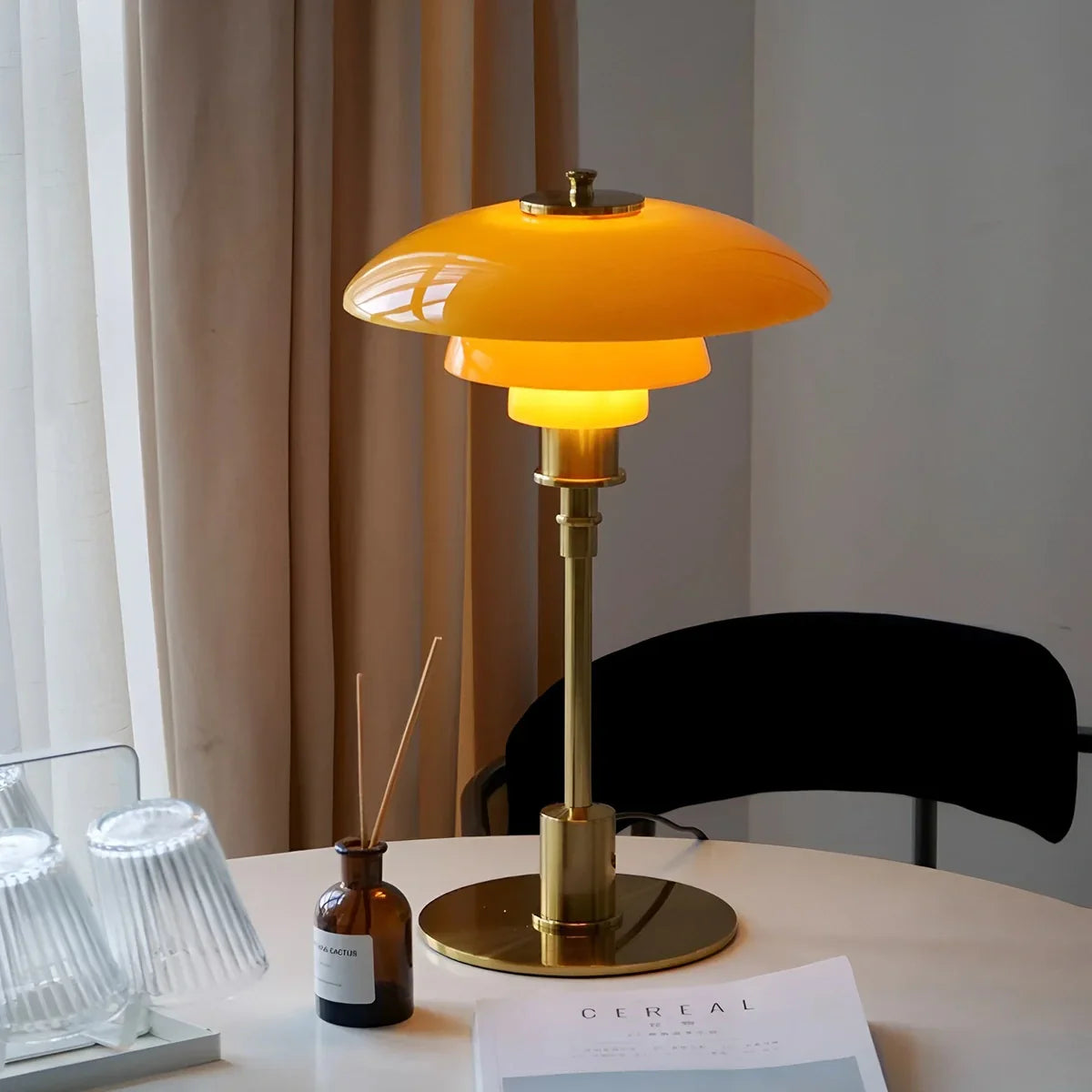 Akemi – Lampe de table artistique en verre