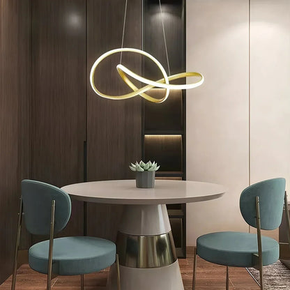 Reina – Suspension moderne en forme de poisson