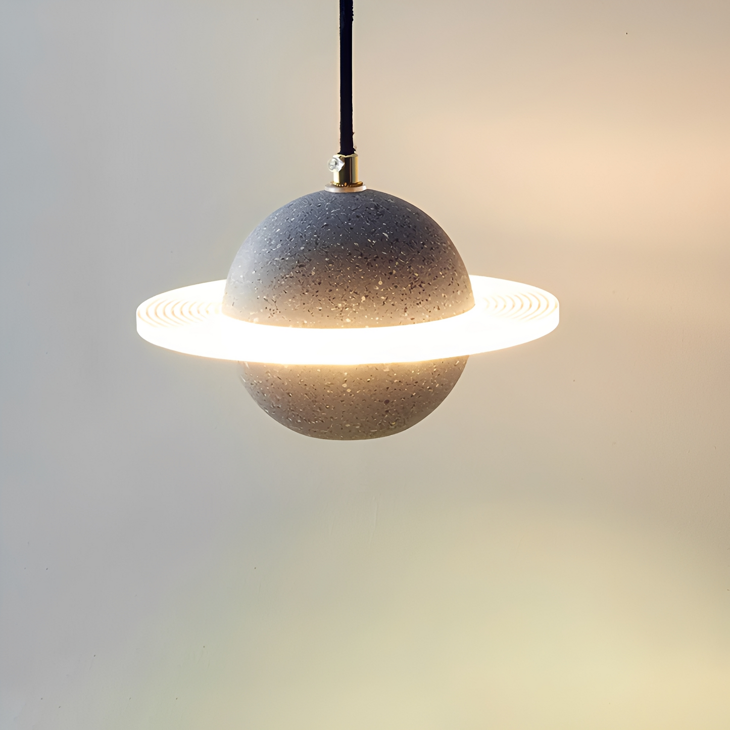 Nova – Lampe suspendue rouge design planète