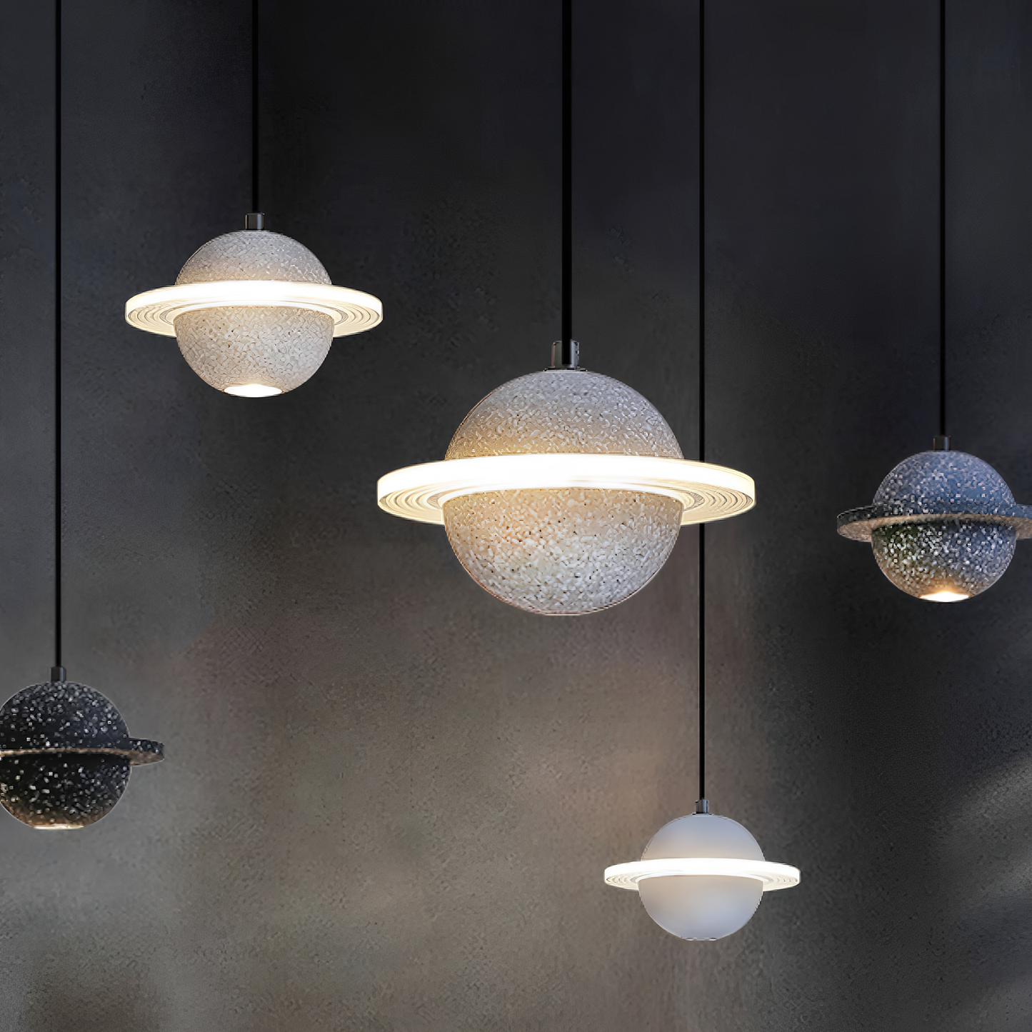 Nova – Lampe suspendue rouge design planète