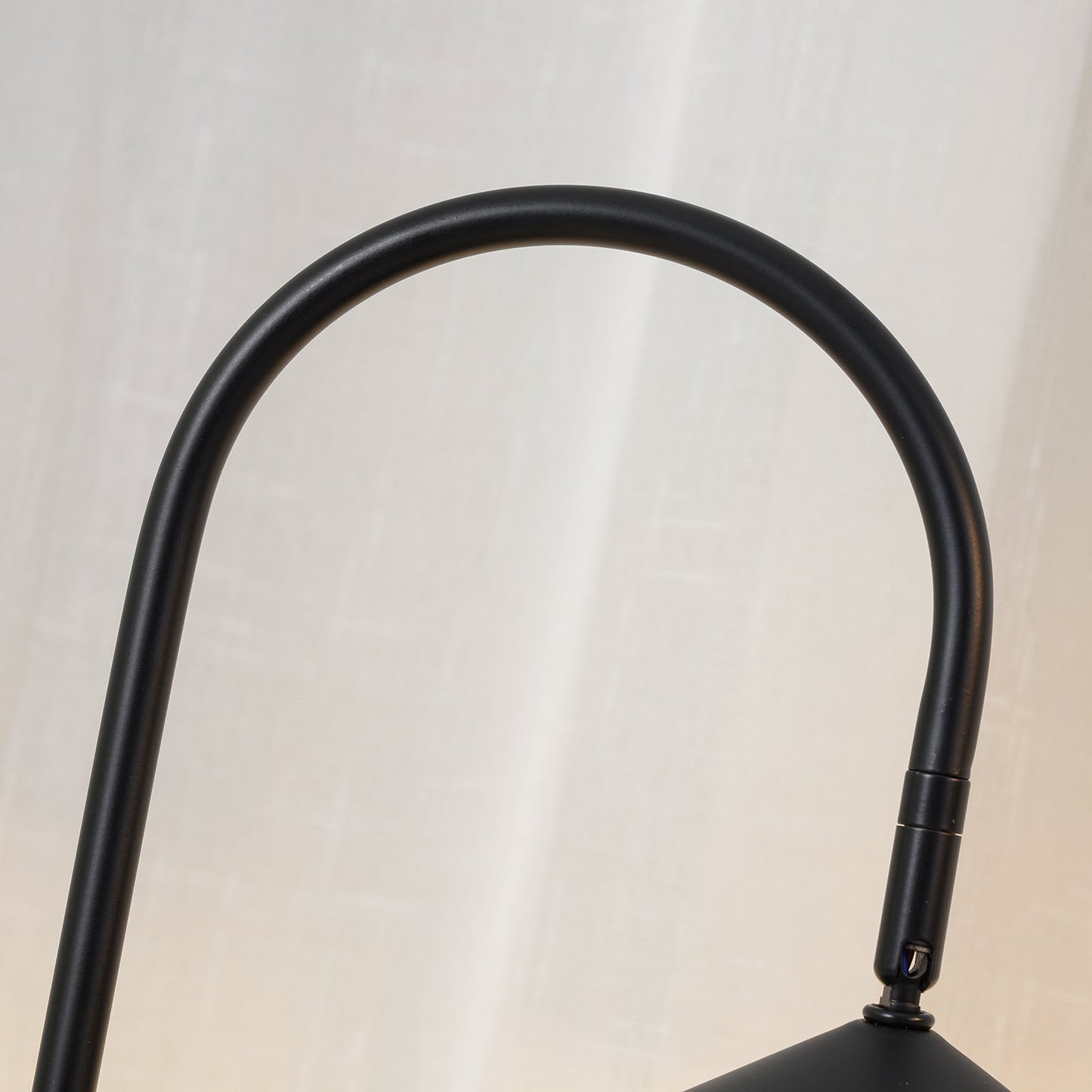 Mono – Lampe de table européenne