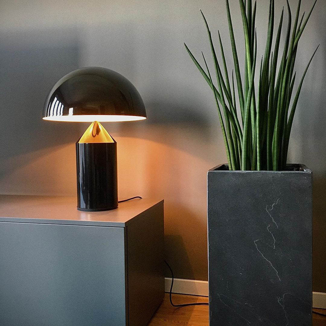 Stella – Lampe de table en métal design sculptural