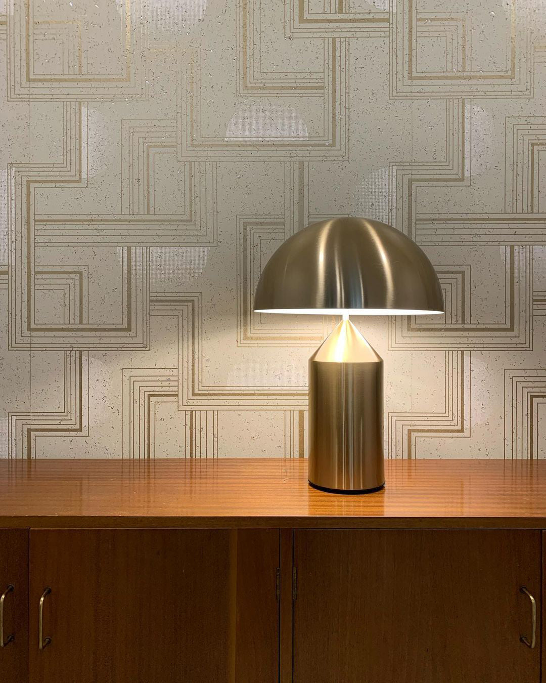 Stella – Lampe de table en métal design sculptural