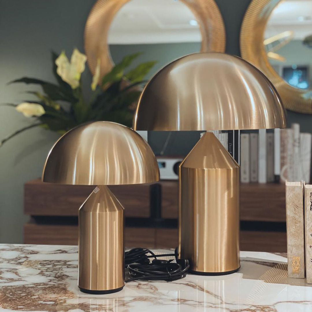 Stella – Lampe de table en métal design sculptural