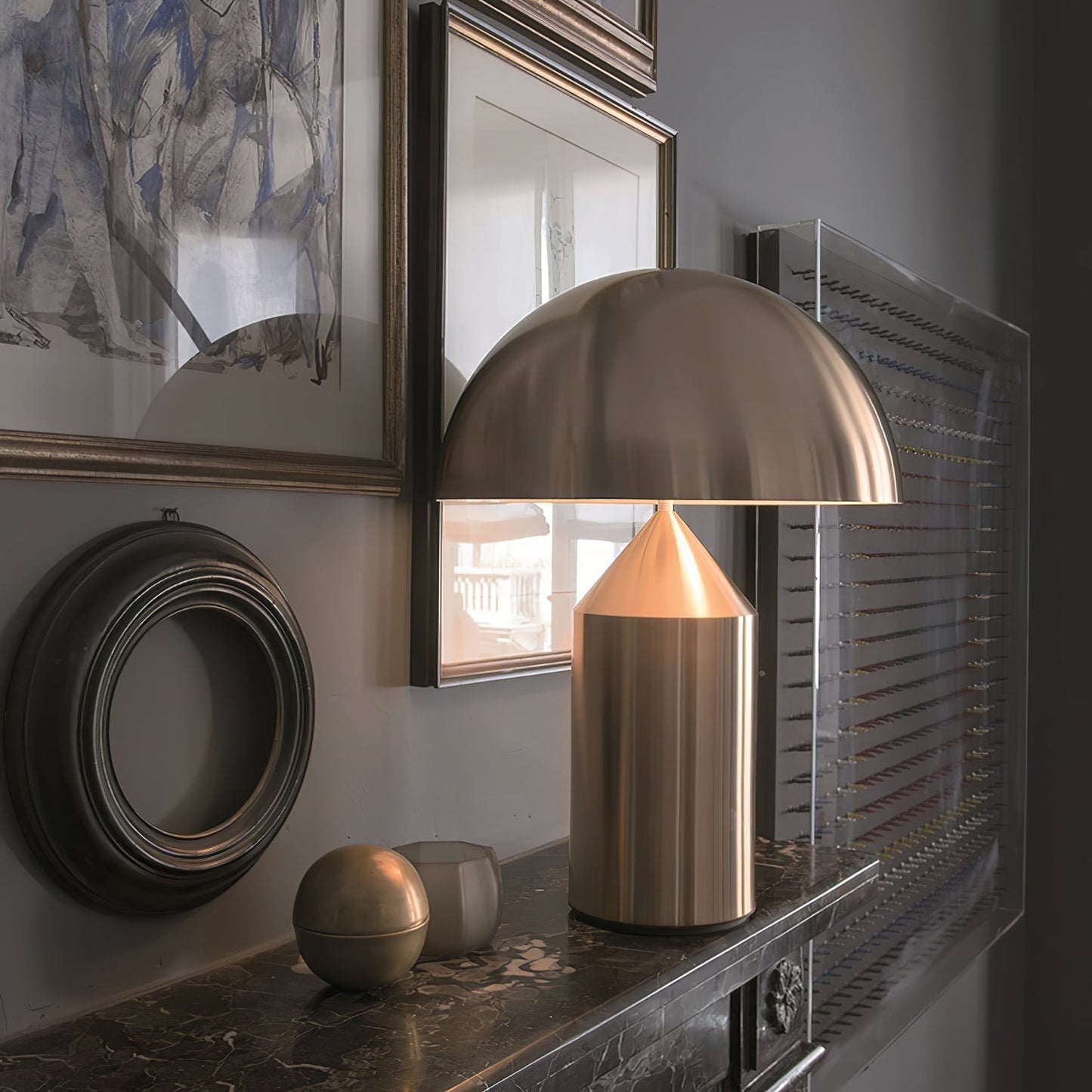 Stella – Lampe de table en métal design sculptural