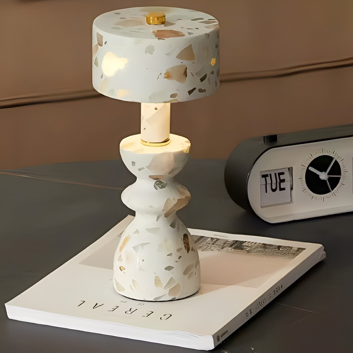 Ava – Lampe de table discrète en marbre de jade