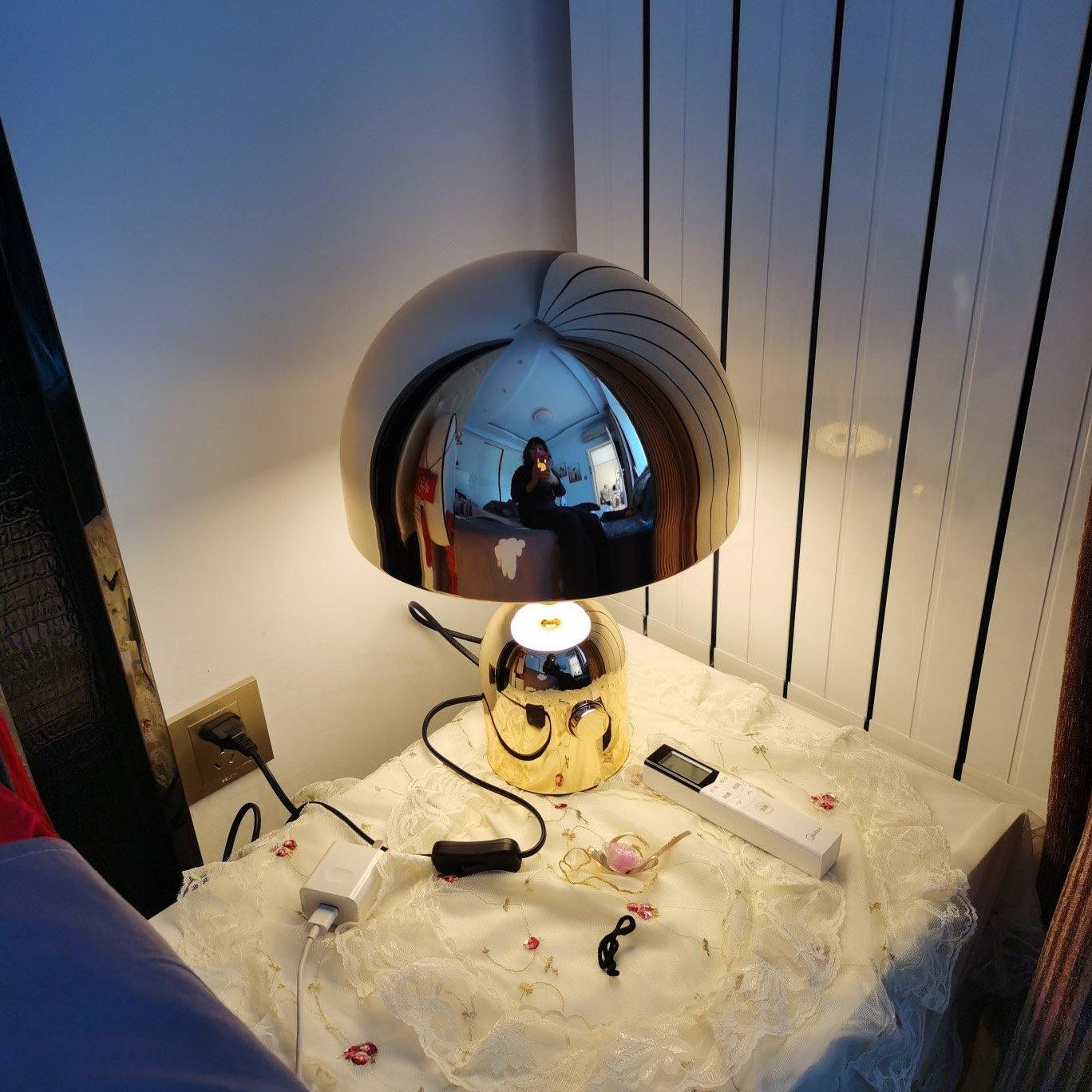 Bella – Élégante lampe de table avec charme classique et lumière chaude