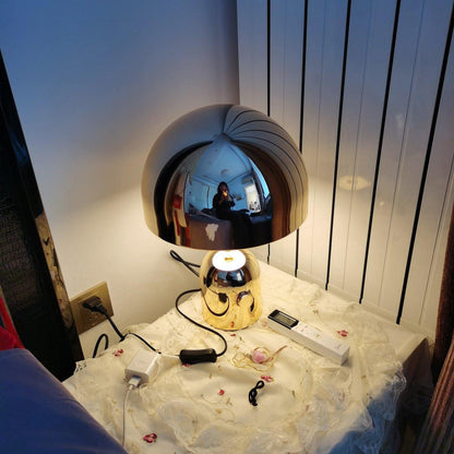 Bella – Élégante lampe de table avec charme classique et lumière chaude