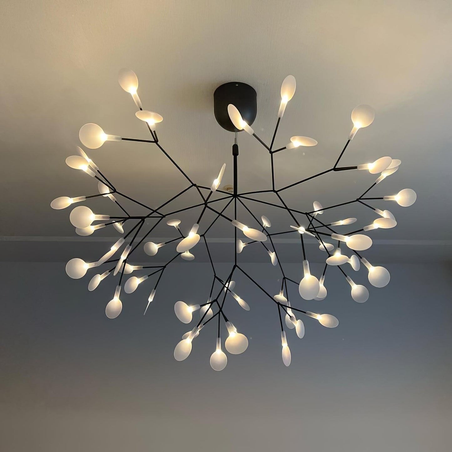 Yuki – Lustre Créatif Branche de Feuilles