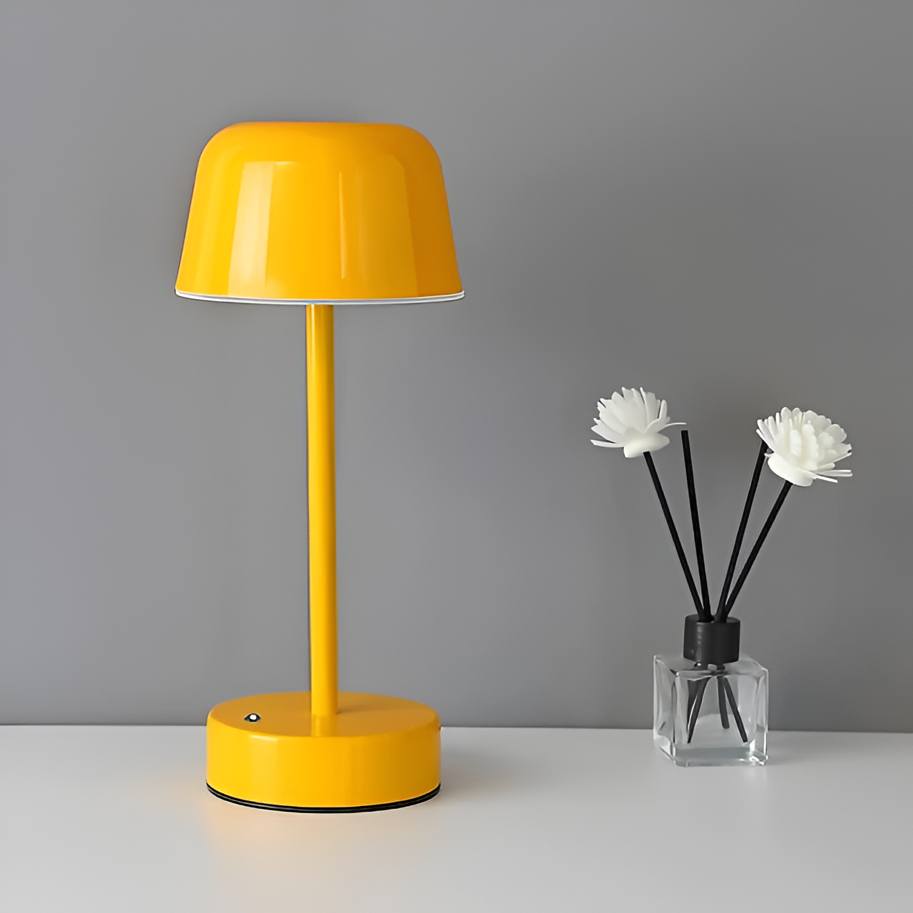 RetroStyle - Lampe de table LED sans fil colorée avec recharge USB