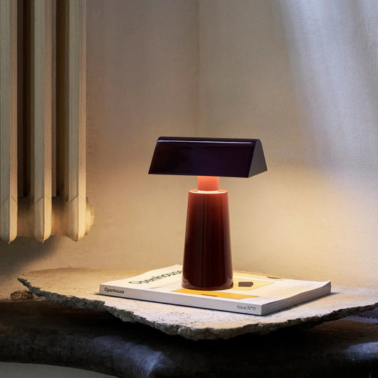 Eira – Lampe de table LED moderne