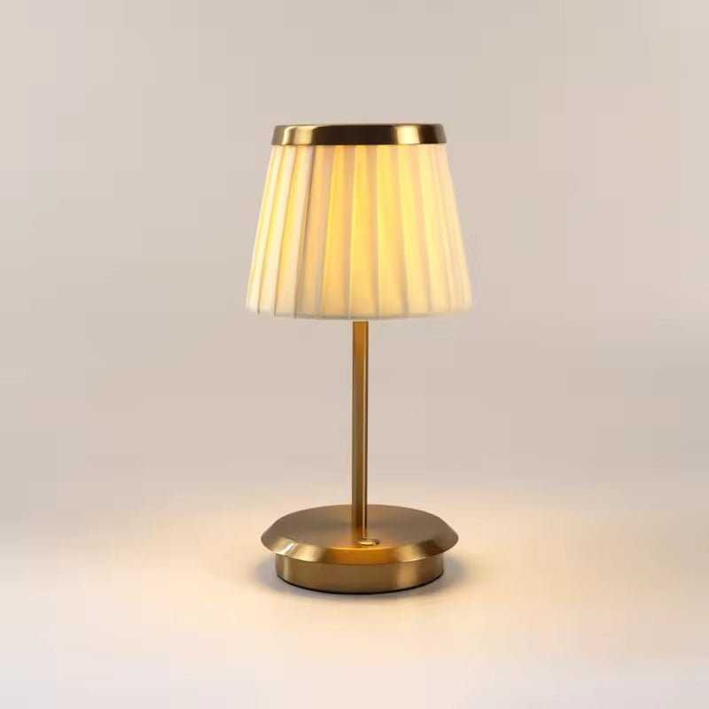 Emi – Élégante lampe de table USB