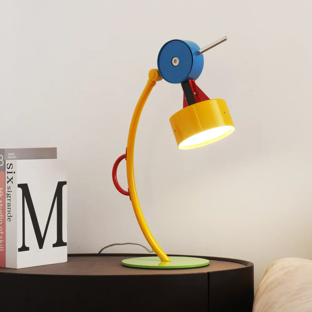 Arco – Lampe de table en arc colorée