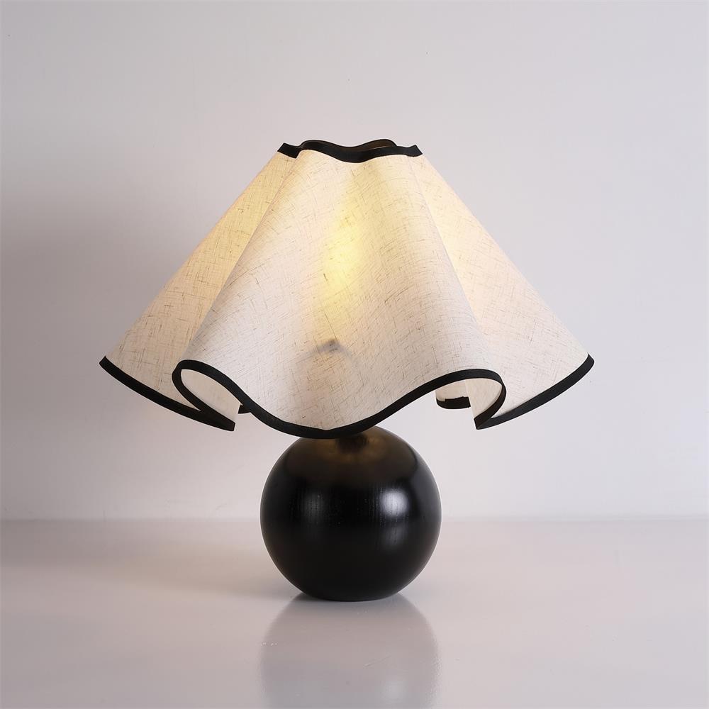 Lina – Lampe de Table Vintage en Bois Style Rétro