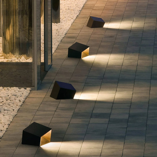Hiroto – Lampe de jardin en forme de cube