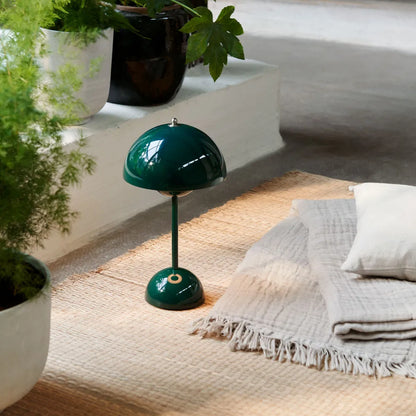 Bianca – Lampe de table LED stylée avec lumière chaude dimmable