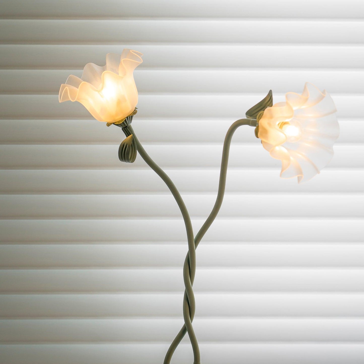 Elska – Calla Fleurs Lampe de Sol