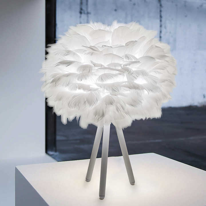 PlumeLégère – Lampe suspendue élégante avec plumes fines