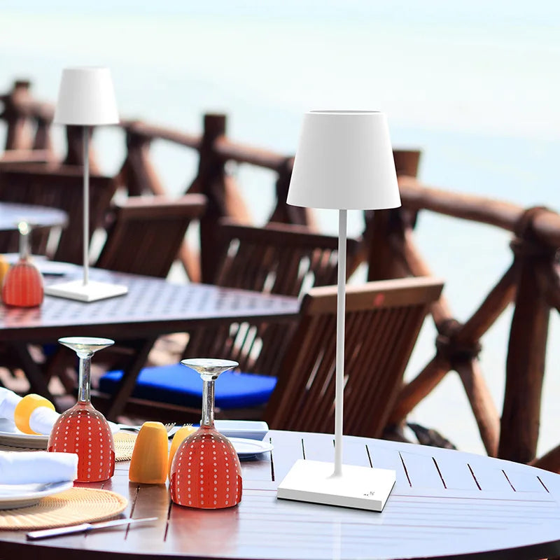 Lerio – Lampe de table de charge LED en aluminium