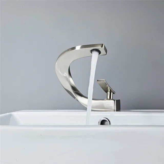 Avelyn – Robinet de salle de bain de luxe en chrome pour des moments de salle de bain élégants