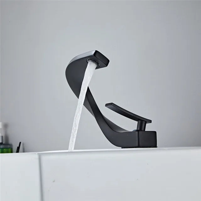 Avelyn – Robinet de salle de bain de luxe en chrome pour des moments de salle de bain élégants