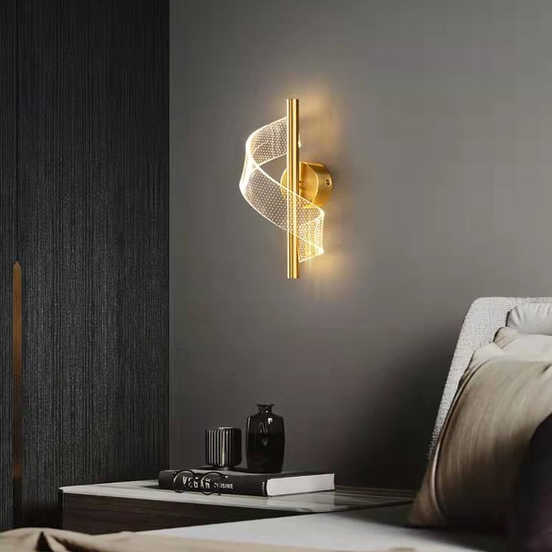 CristalMur – Applique murale élégante avec cristaux suspendus
