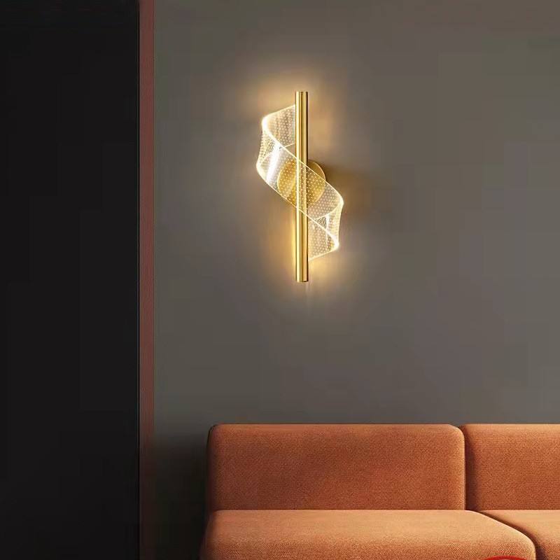 CristalMur – Applique murale élégante avec cristaux suspendus
