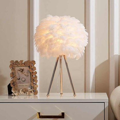 PlumeLégère – Lampe suspendue élégante avec plumes fines