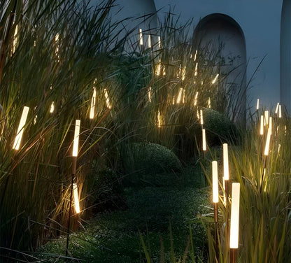 ReedGlow – Lampe de jardin à LED solaire