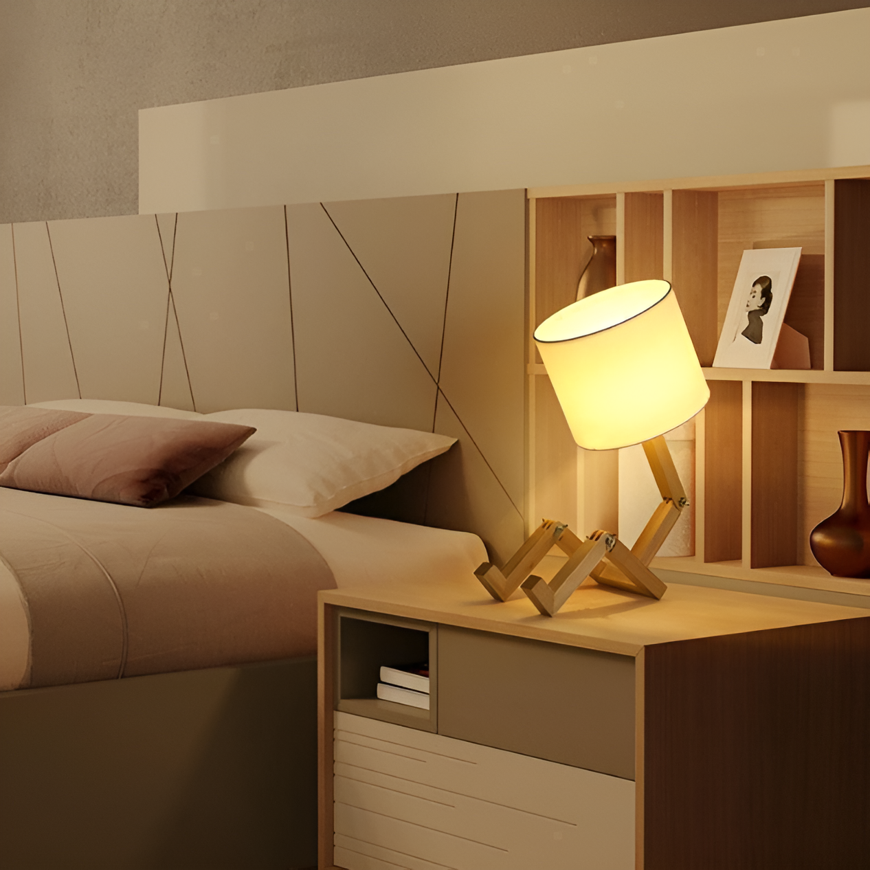 Compagnon Tech – Lampe robot avec socle flexible en bois