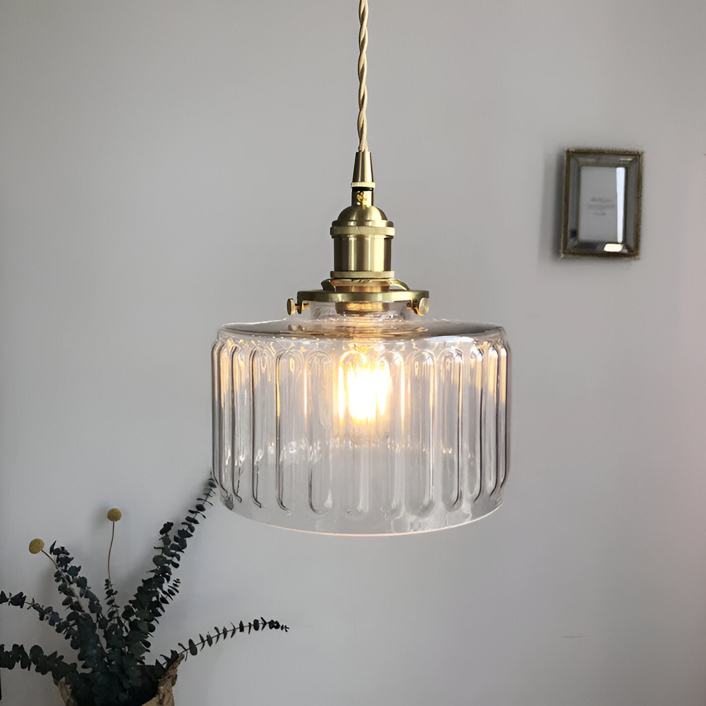 ÉmeraudeLustre – Suspension rétro en vert profond & verre sculpté