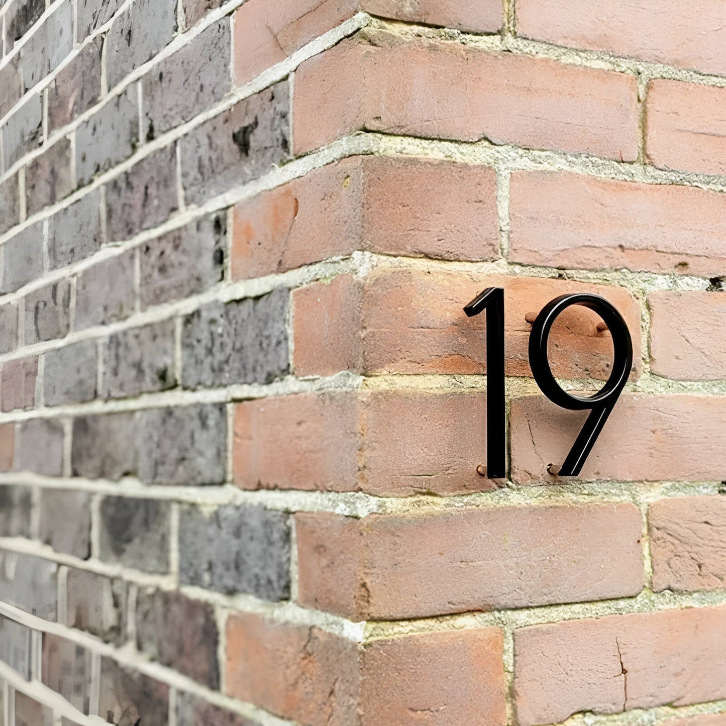 Numéro Élégance – Plaque de numéro de maison moderne en noir mat