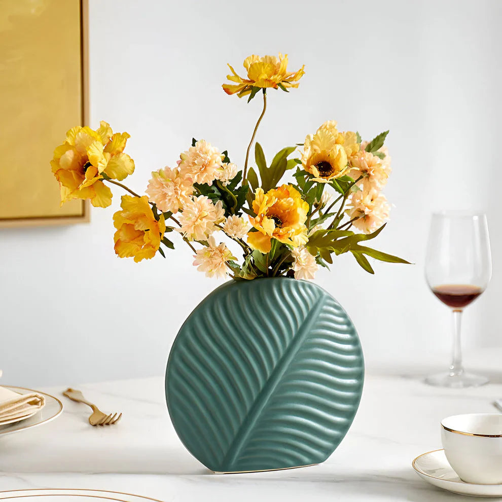 Illyraea – Vase en céramique scandinave fabriquée à la main