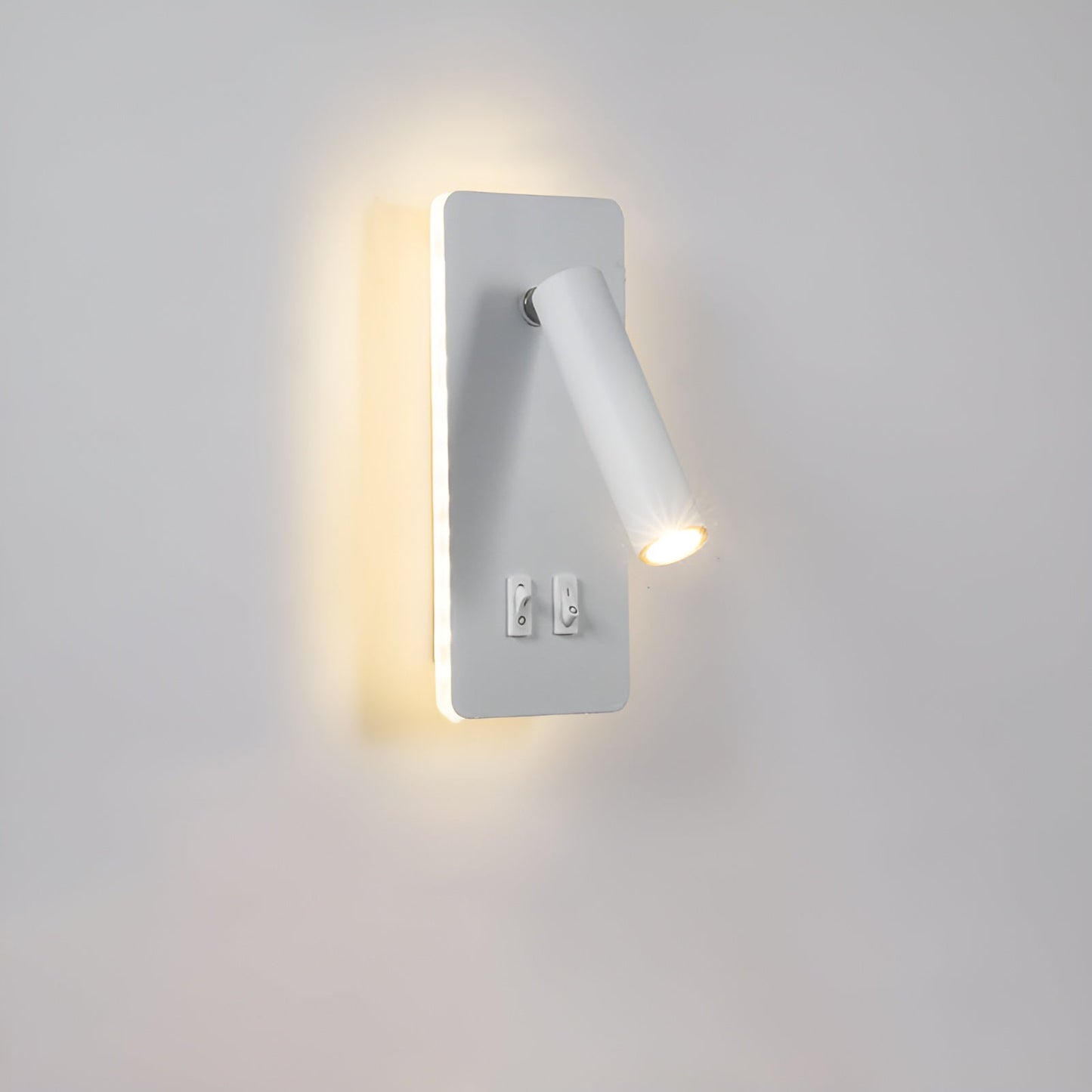 TubePivot – Lampe murale orientable en métal épuré