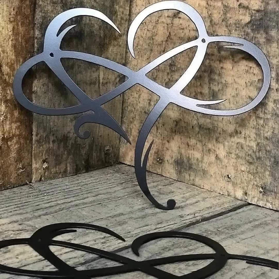 Amira – Décoration murale en forme de cœur