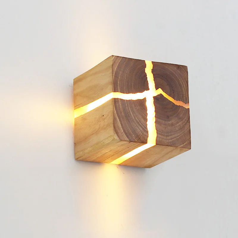 Lampe murale carrée en bois massif Creative Corridor