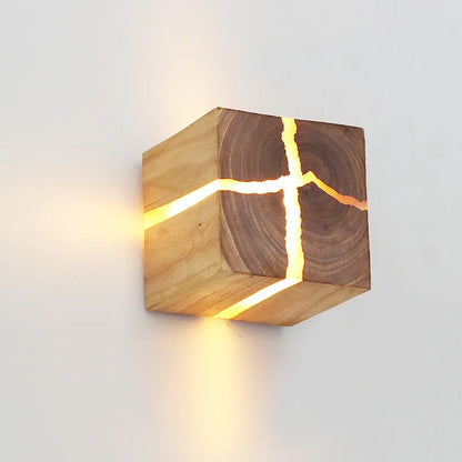 Lampe murale carrée en bois massif Creative Corridor