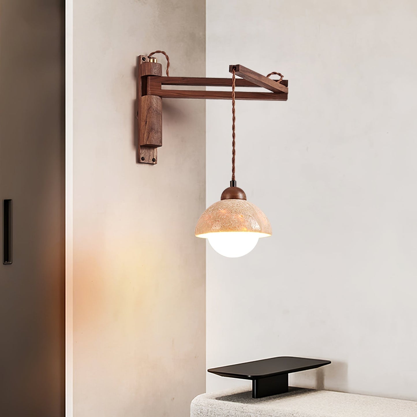 Noemi – Lampe Murale Orientable en Travertin