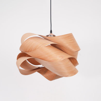 FusionLumière – Suspension élégante aux formes fluides et entremêlées