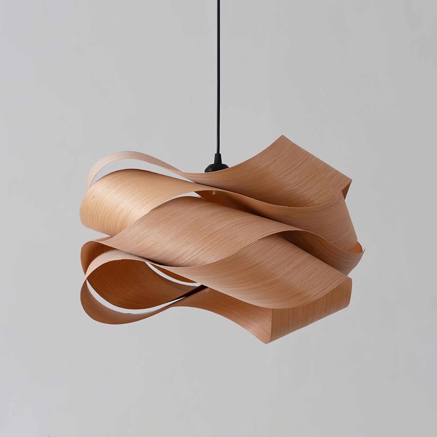 FusionLumière – Suspension élégante aux formes fluides et entremêlées