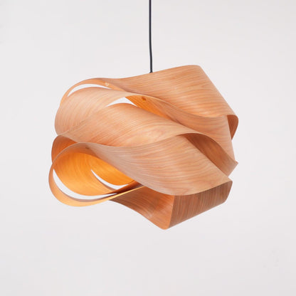 FusionLumière – Suspension élégante aux formes fluides et entremêlées