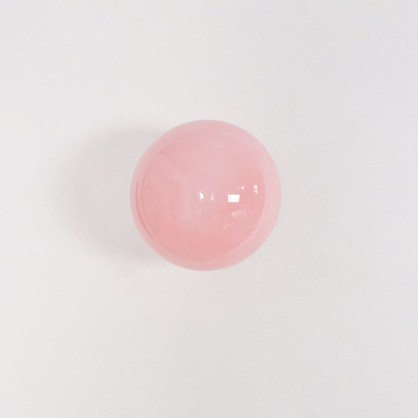Lunaria – Applique avec diffuseur en verre rose au design moderne