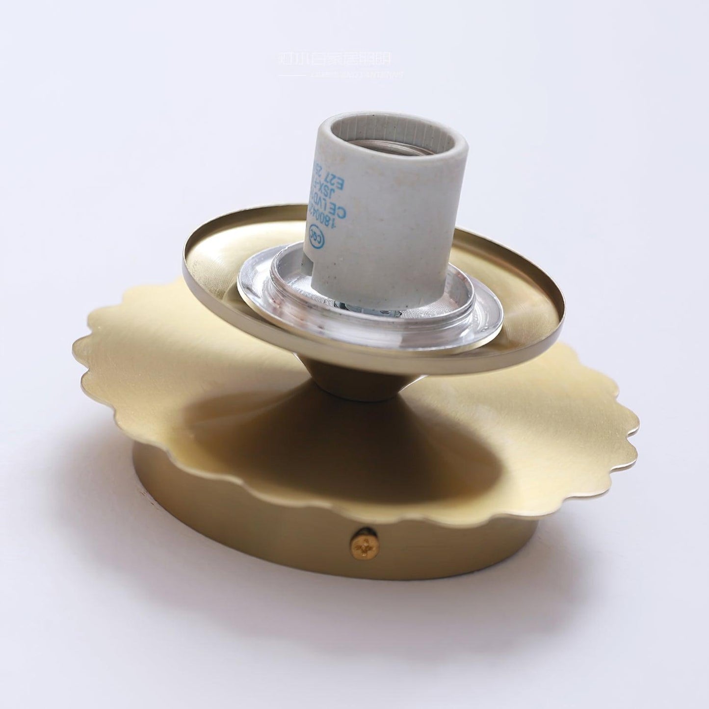 Lunaria – Applique avec diffuseur en verre rose au design moderne