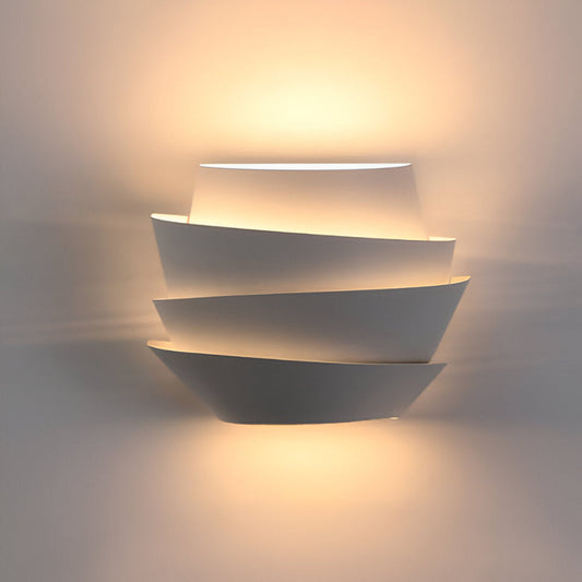Fjoren – Lampe murale fleurs de pin nordiques
