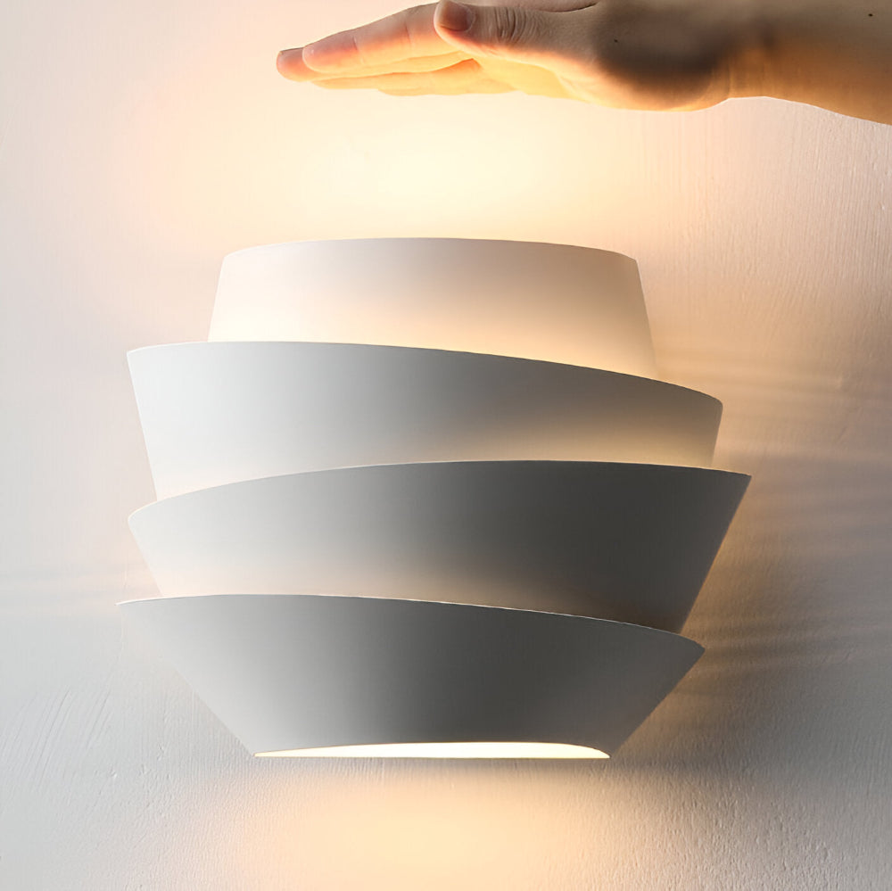 Fjoren – Lampe murale fleurs de pin nordiques