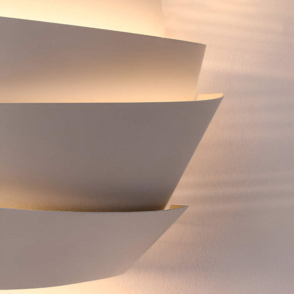 Fjoren – Lampe murale fleurs de pin nordiques