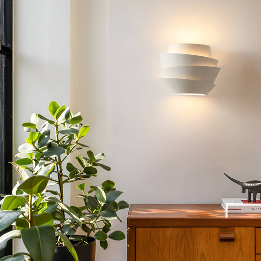 Fjoren – Lampe murale fleurs de pin nordiques