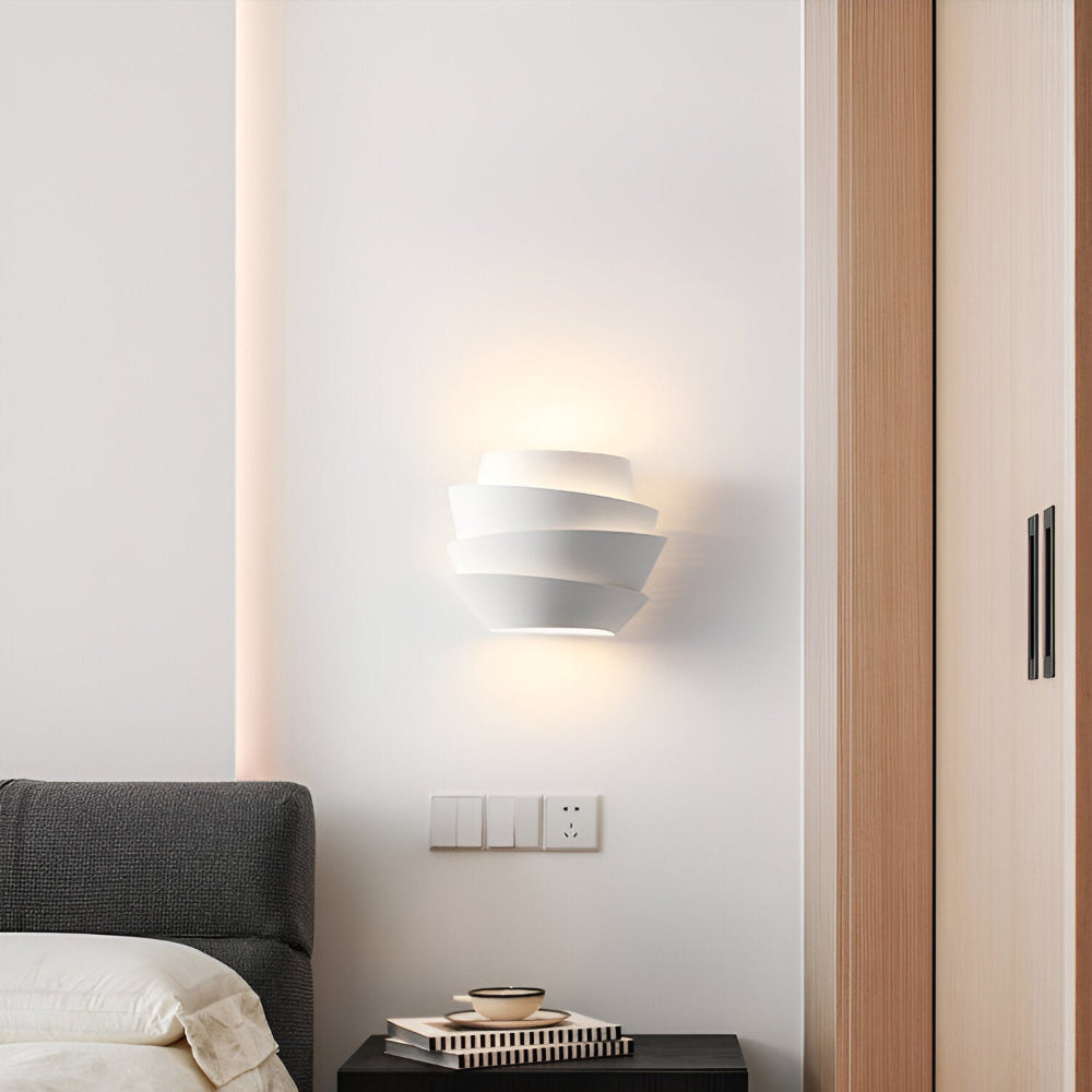 Fjoren – Lampe murale fleurs de pin nordiques